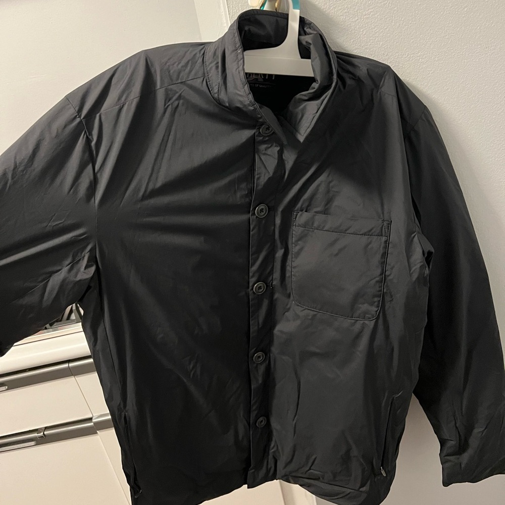 Faherty makle black jacket size small buttoned puffer